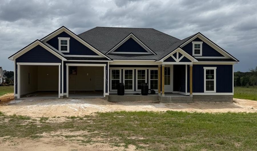 146 Lakeridge, Adel, GA 31620 - 4 Beds, 3 Bath