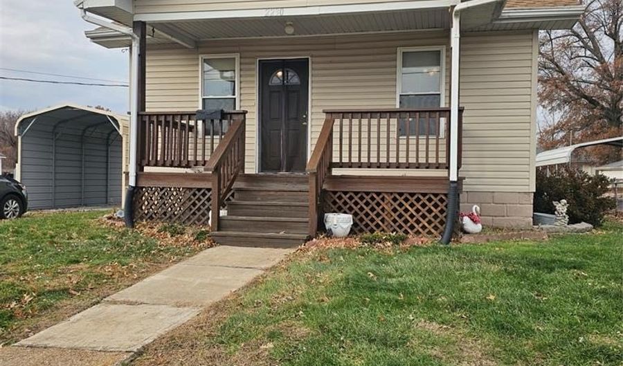 2230 N Rodgers Ave, Alton, IL 62002 - 2 Beds, 2 Bath