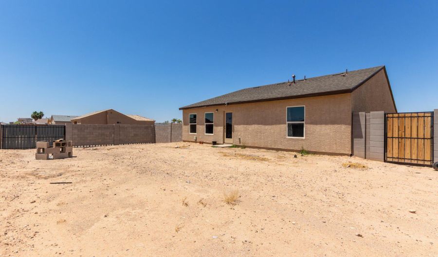 15403 S PATAGONIA Rd, Arizona City, AZ 85123 - 4 Beds, 2 Bath