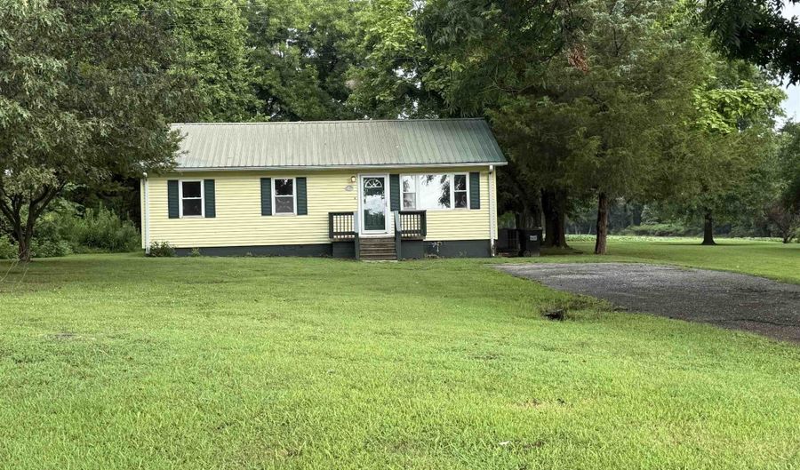 7011 POPLAR Cor, Bells, TN 38006 - 3 Beds, 1 Bath