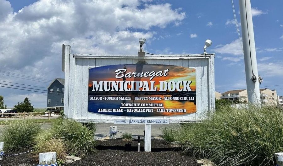 19 CENTER St, Barnegat, NJ 08005 - 4 Beds, 3 Bath
