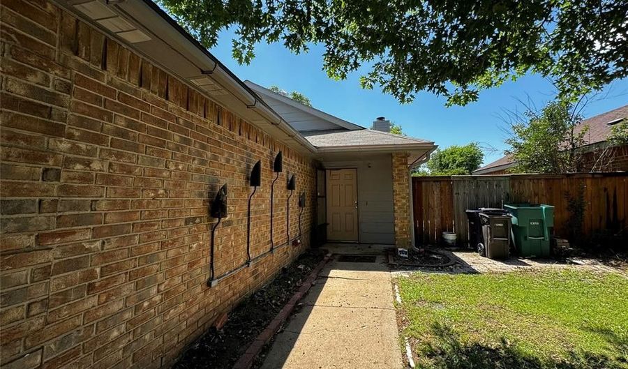 2519 Butterfield Dr, Fort Worth, TX 76133 - 3 Beds, 2 Bath
