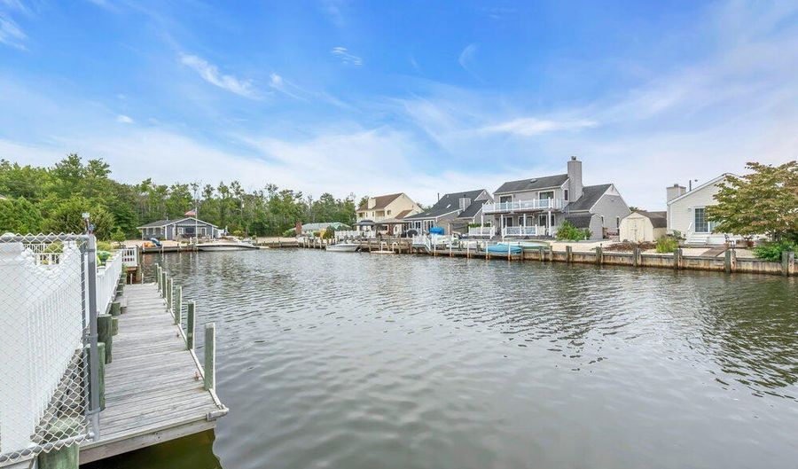 59 Top Sail Ct, Bayville, NJ 08721 - 4 Beds, 3 Bath