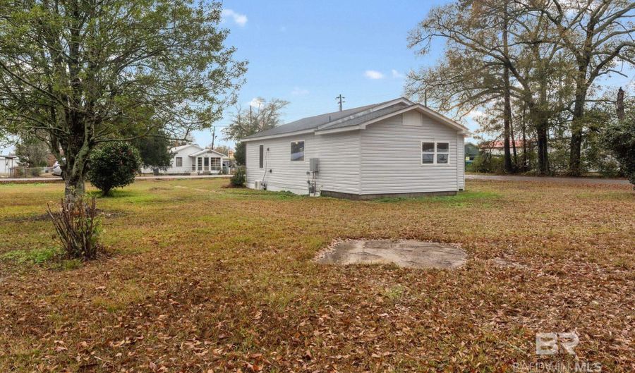 310 W Mango St, Bay Minette, AL 36507 - 3 Beds, 1 Bath