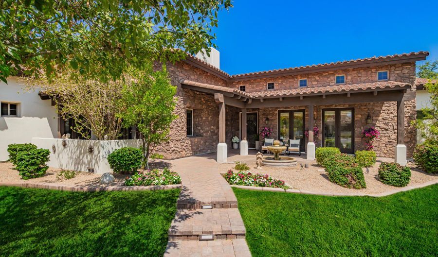 2784 W DEL RIO Pl, Chandler, AZ 85224 - 5 Beds, 6 Bath