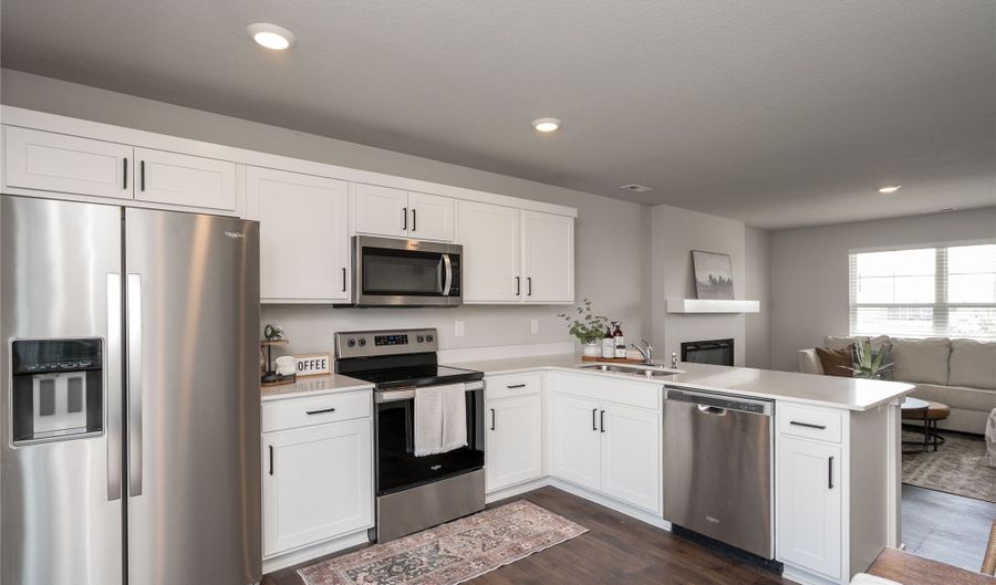 3451 10th Ave SW, Altoona, IA 50009 - 4 Beds, 3 Bath