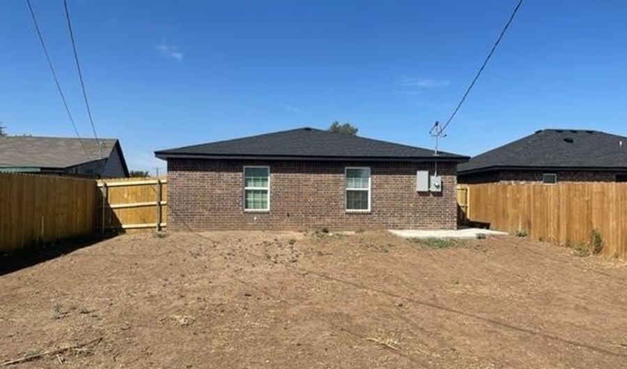 621 S HILL St, Amarillo, TX 79104 - 3 Beds, 2 Bath