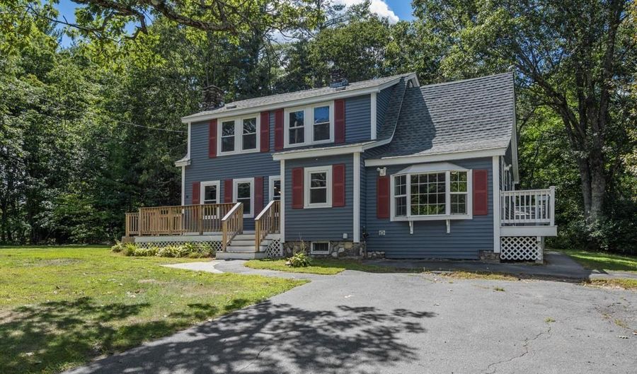 16 Mammoth Rd, Windham, NH 03087 - 5 Beds, 2 Bath