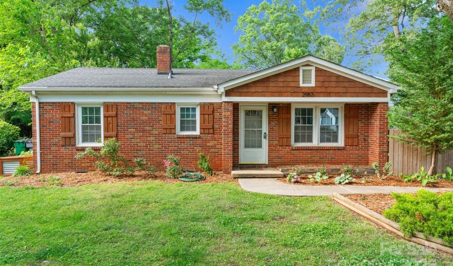 2953 Enfield Rd, Charlotte, NC 28205 - 3 Beds, 1 Bath