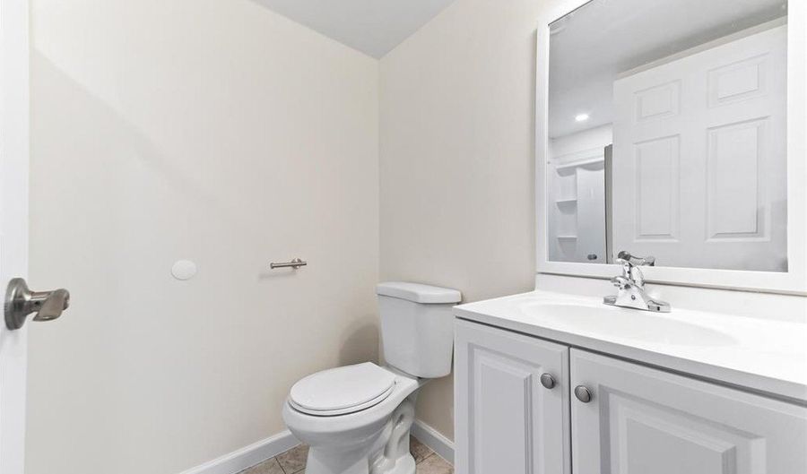 15726 Frisian Ln, Apple Valley, MN 55124 - 4 Beds, 4 Bath