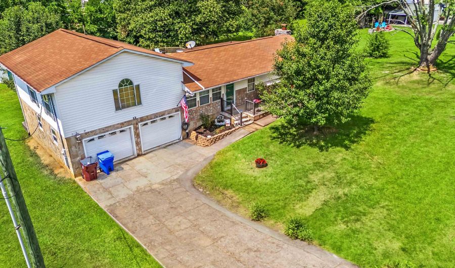 958 W Hunt Rd, Alcoa, TN 37701 - 2 Beds, 2 Bath