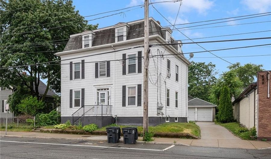 339 Waterman Ave, East Providence, RI 02914 - 6 Beds, 3 Bath