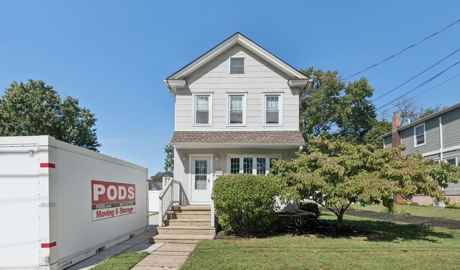233 HAINES Ave, Barrington, NJ 08007 - 2 Beds, 2 Bath