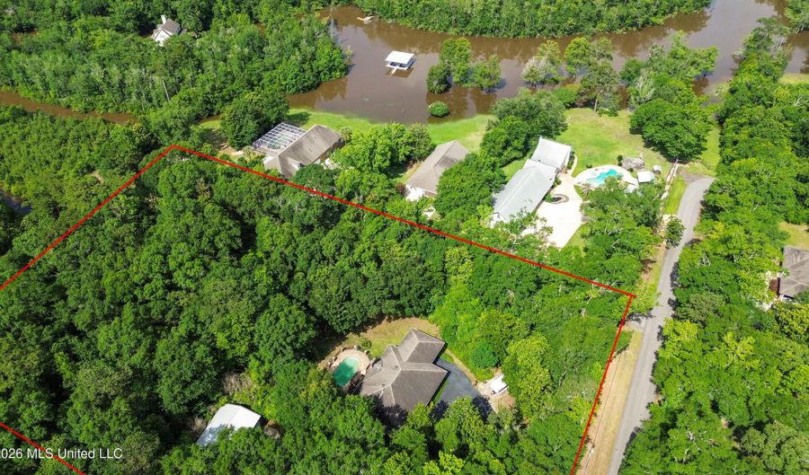 13293 Riverland Dr, Biloxi, MS 39532 - 3 Beds, 2 Bath