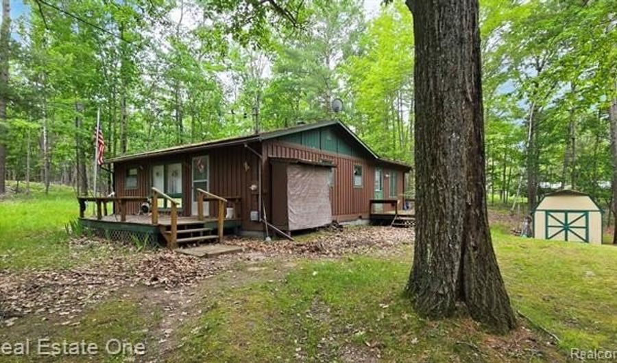 4233 N Pheasant Rd, Alcona, MI 48742 - 3 Beds, 2 Bath
