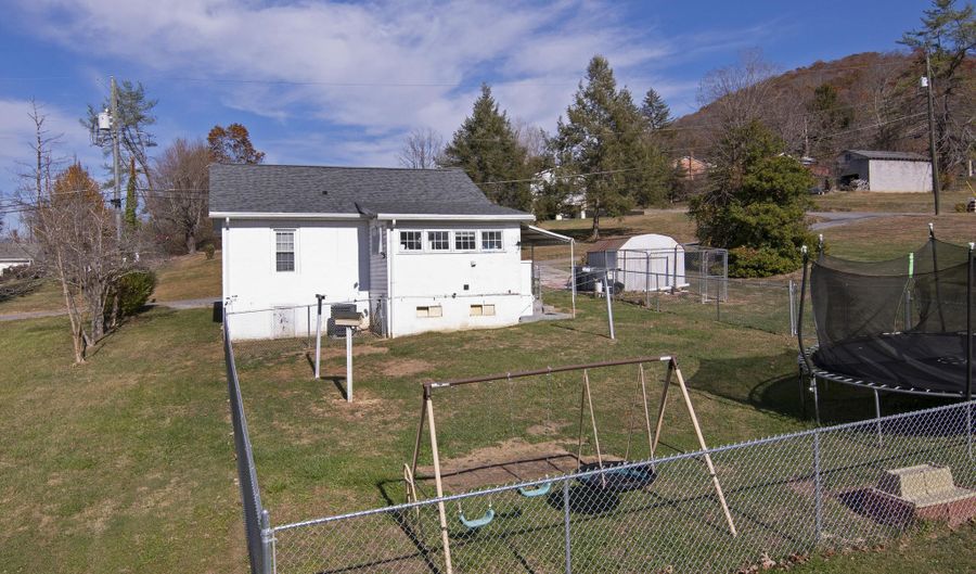 140 Echo Hill Rd, Alderson, WV 24910 - 2 Beds, 1 Bath