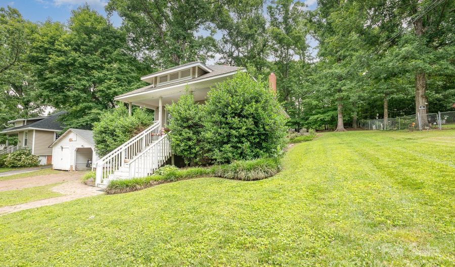 816 Fulton St, Albemarle, NC 28001 - 2 Beds, 1 Bath