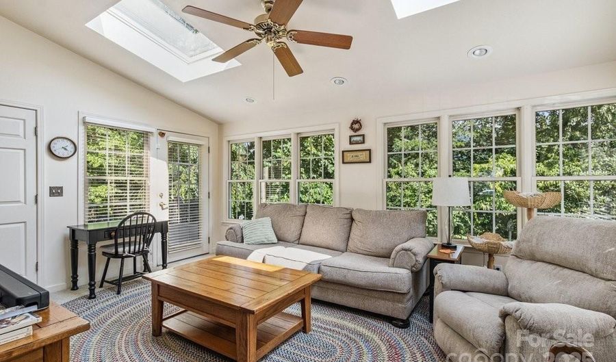 2 Westminster Dr, Asheville, NC 28804 - 3 Beds, 3 Bath