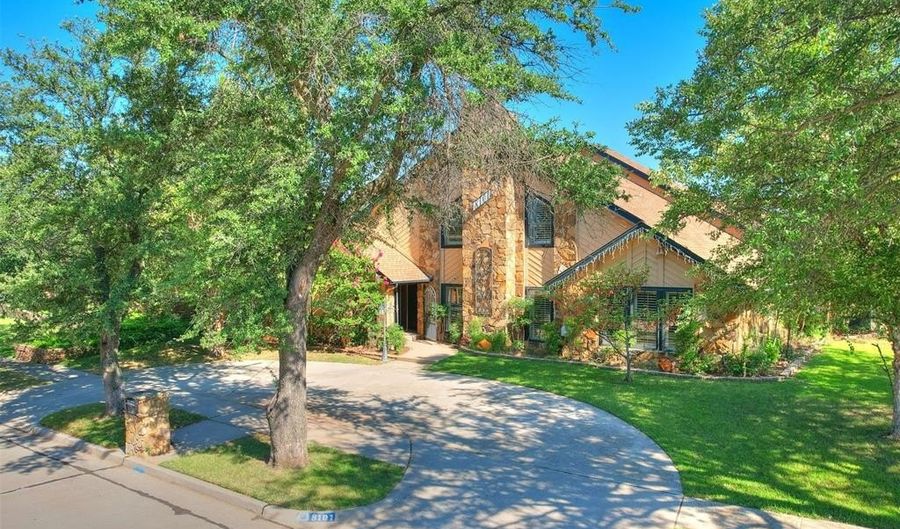 8101 Brownsville Ln, Bethany, OK 73008 - 5 Beds, 4 Bath
