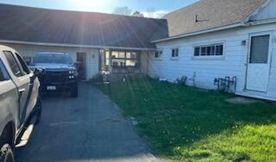 4660 State Highway 30, Perth, NY 12010 - 4 Beds, 2 Bath