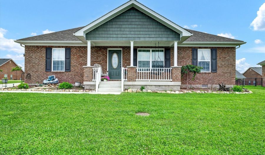 310 Oak Hill Ct, Bardstown, KY 40004 - 3 Beds, 2 Bath