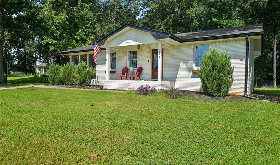644 Freeman Brock Rd, Auburn, GA 30011 - 2 Beds, 1 Bath