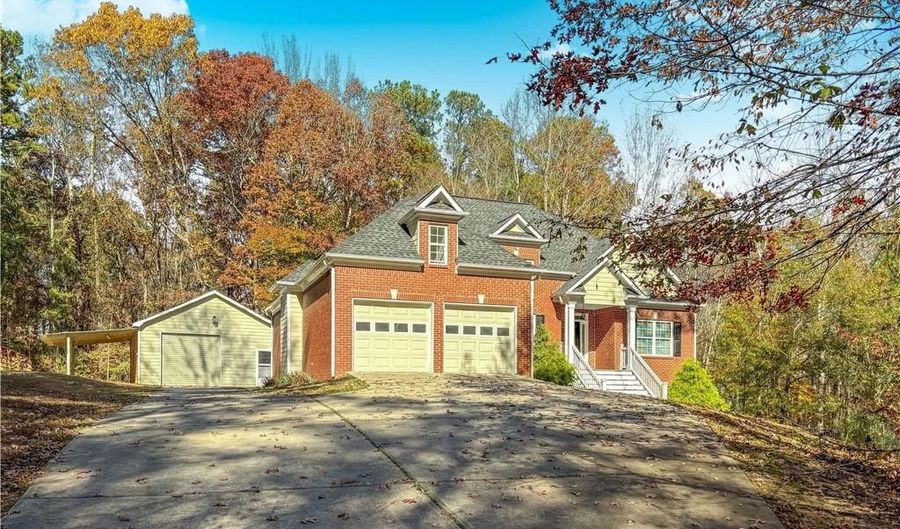 239 Gallery Ct, Acworth, GA 30101 - 4 Beds, 3 Bath