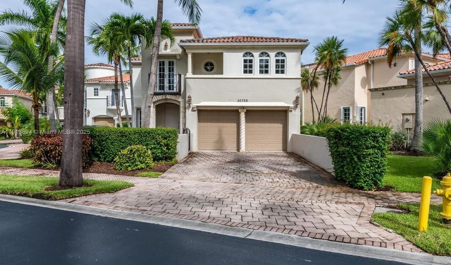20729 NE 32nd Ave, Aventura, FL 33180 - 4 Beds, 5 Bath