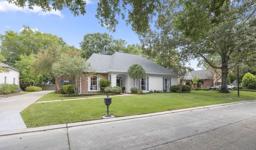 6233 Krista Ln, Baton Rouge, LA 70808 - 4 Beds, 3 Bath