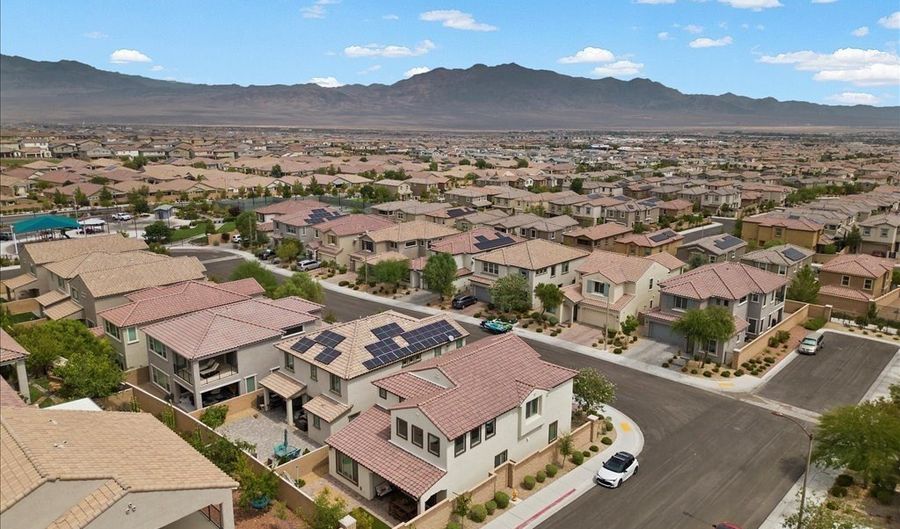 8107 Skye Quarry St, Las Vegas, NV 89166 - 4 Beds, 4 Bath
