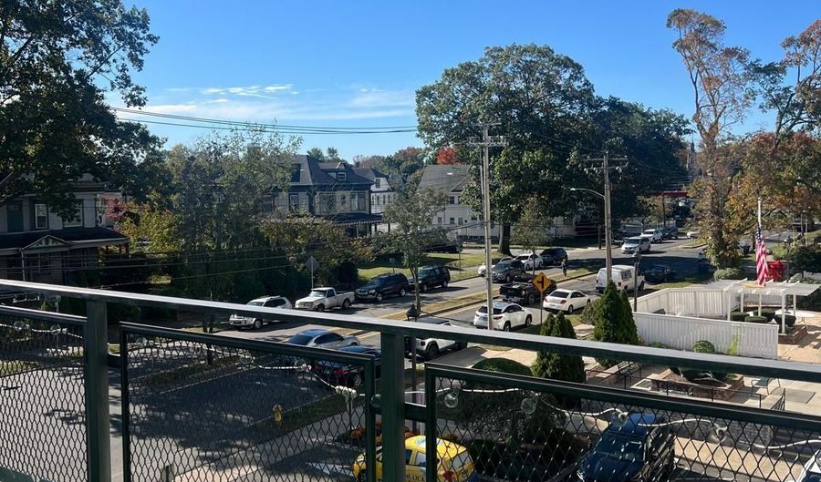 2370 North Ave 3F, Bridgeport, CT 06604 - 2 Beds, 2 Bath