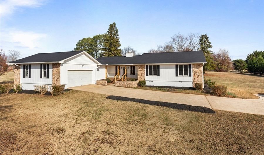 3505 Hopewell Rd, Anderson, SC 29621 - 3 Beds, 3 Bath