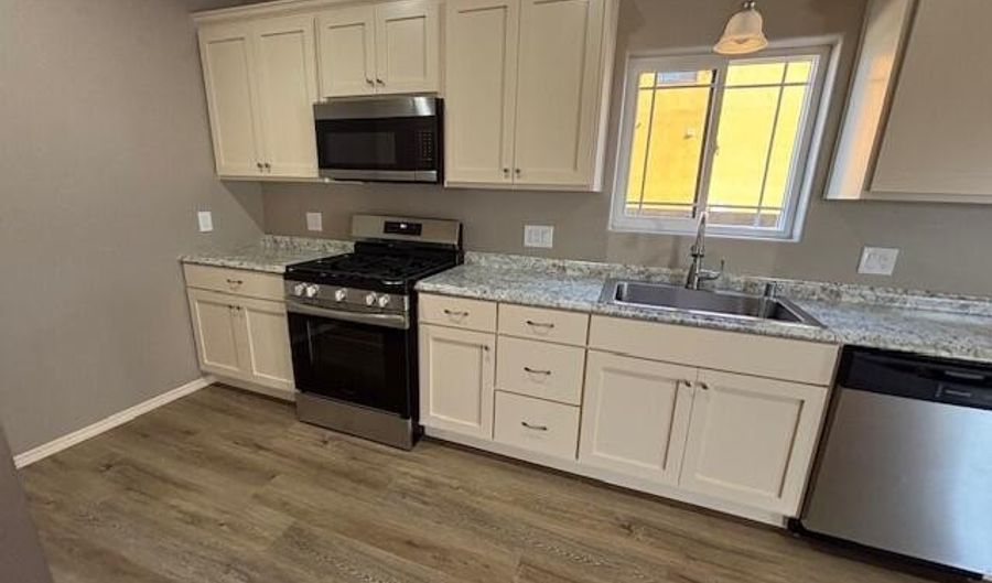 414 N Lala St, Belen, NM 87002 - 3 Beds, 3 Bath