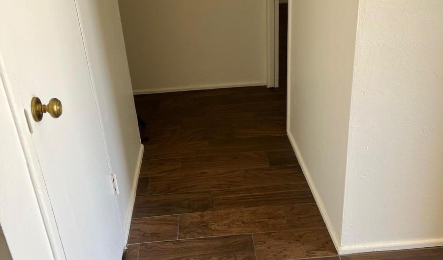 1104 E YUCCA St, Casa Grande, AZ 85122 - 3 Beds, 2 Bath