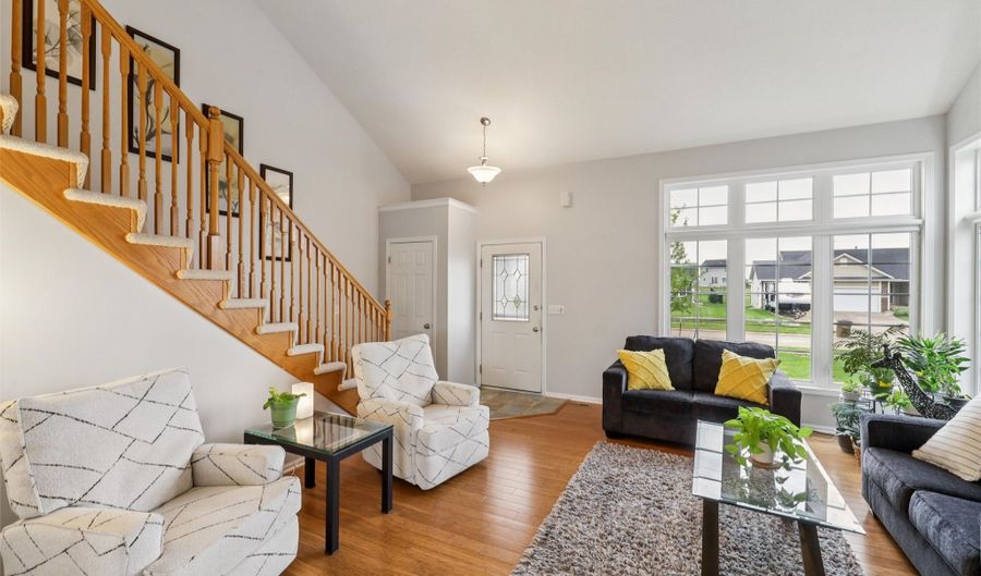 1822 30th Ave SW, Altoona, IA 50009 - 4 Beds, 4 Bath