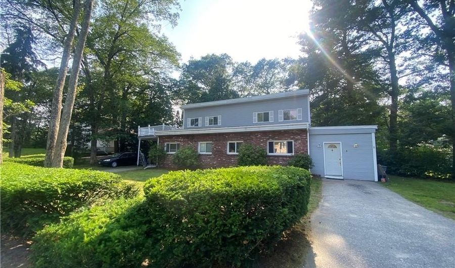 7 Brown Ave, Johnston, RI 02919 - 4 Beds, 2 Bath