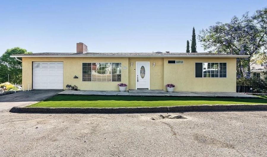 3984 N Granada, Spring Valley, CA 91977 - 4 Beds, 2 Bath