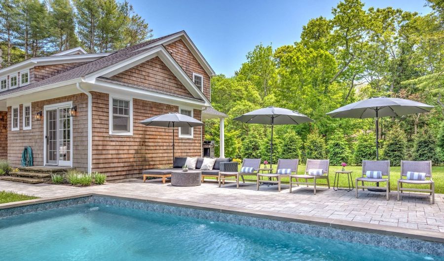 97 Oak Ln, Amagansett, NY 11937 - 6 Beds, 5 Bath