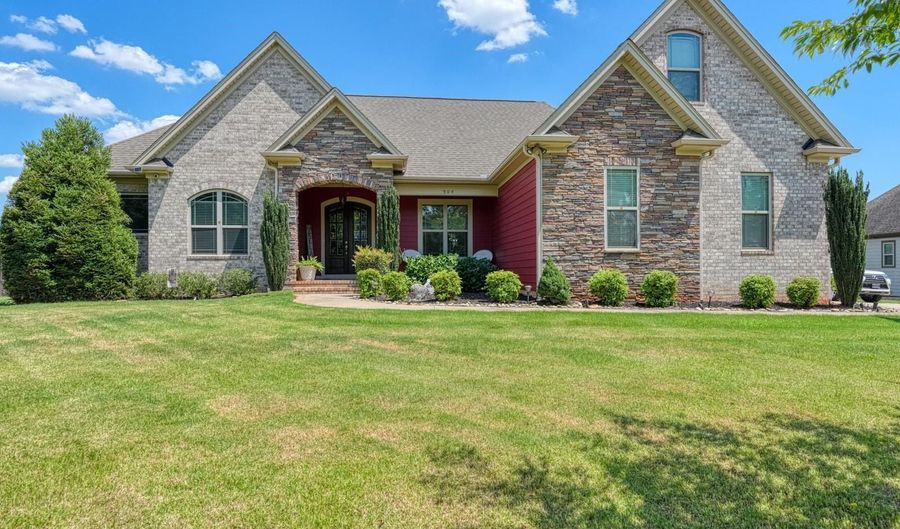 504 Double Bridge Rd, Boiling Springs, SC 29316 - 4 Beds, 3 Bath