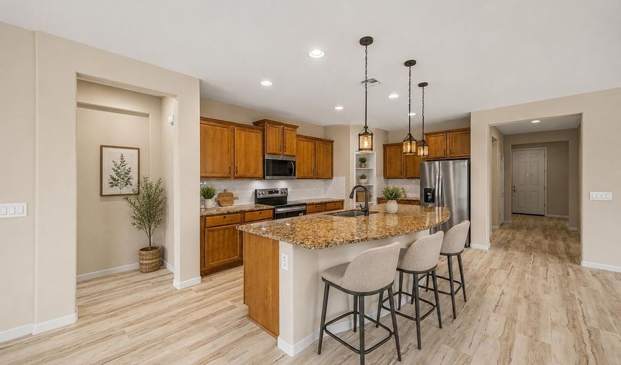 27413 W TONOPAH Dr, Buckeye, AZ 85396 - 2 Beds, 3 Bath