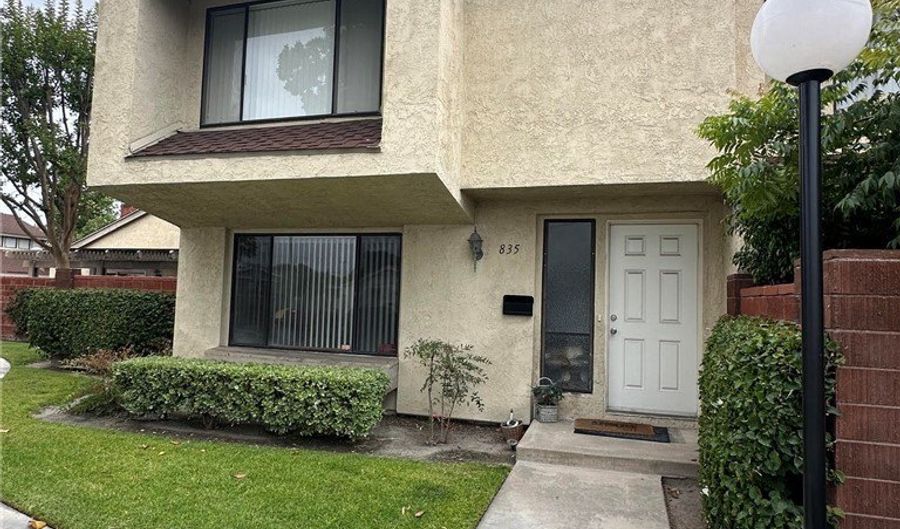 835 W Orangewood, Anaheim, CA 92802 - 3 Beds, 3 Bath
