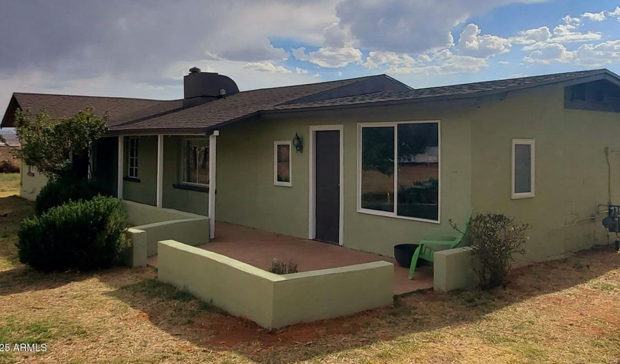 1005 W PURDY Ln, Bisbee, AZ 85603 - 2 Beds, 1 Bath