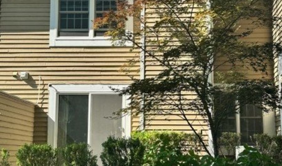 2 Cambridge Rd, Bedminster, NJ 07921 - 2 Beds, 3 Bath