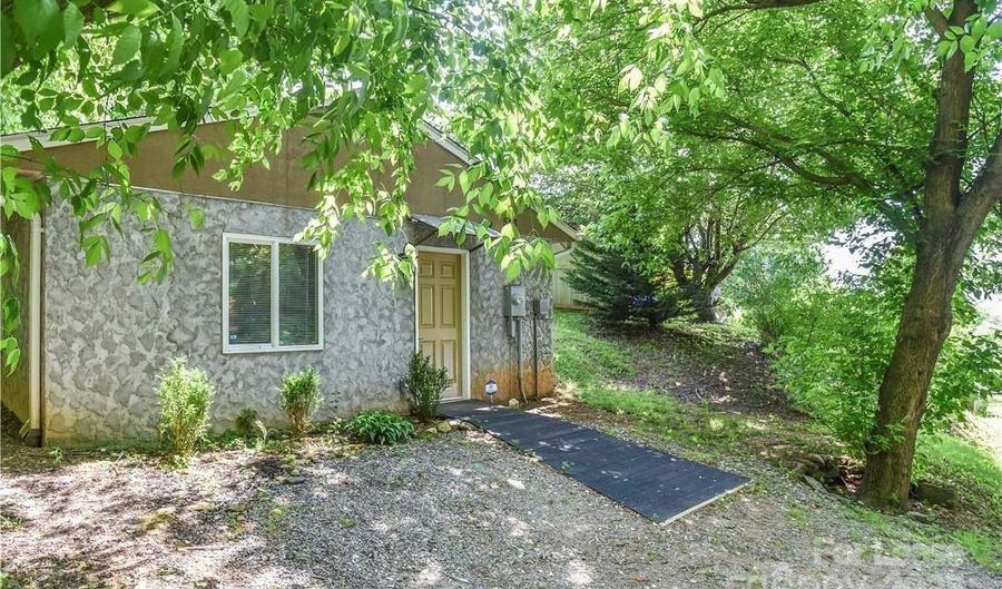 543 College St, Asheville, NC 28801 - 0 Beds, 1 Bath