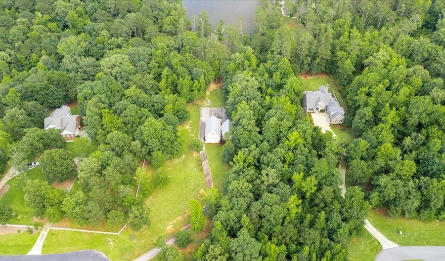 1034 N Pointe Dr, Lincolnton, GA 30817 - 4 Beds, 4 Bath
