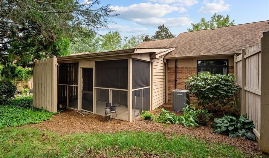 293 Hollybrook Dr, Advance, NC 27006 - 2 Beds, 2 Bath