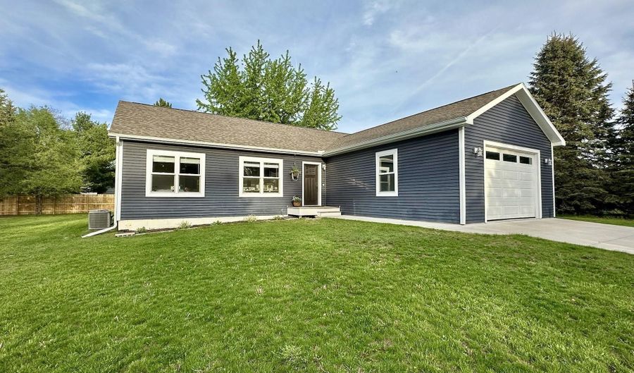 1025 S Littlefield Rd, Mt. Pleasant, MI 48858 - 3 Beds, 3 Bath