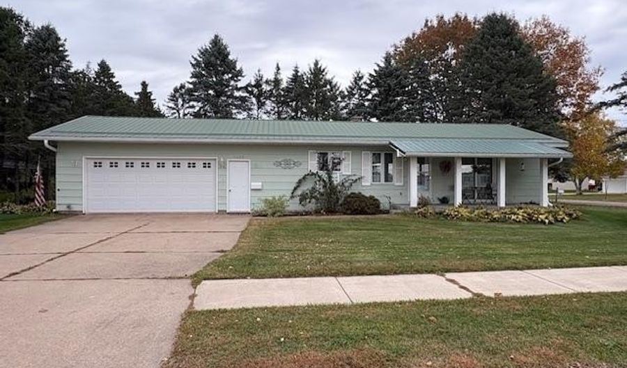 1628 10TH Ave, Antigo, WI 54409 - 2 Beds, 2 Bath
