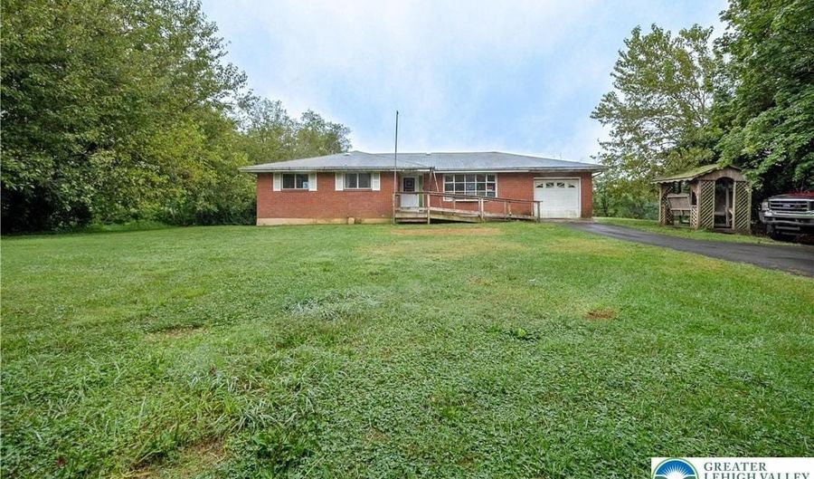 3338 Orefield Rd, Allentown, PA 18104 - 3 Beds, 3 Bath