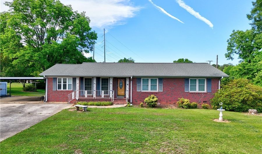 307 Calhoun Rd, Belton, SC 29627 - 3 Beds, 2 Bath